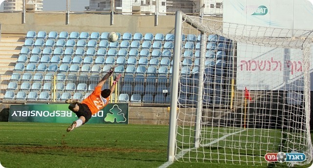 נגד זה אי אפשר לעשות כלום. דאהר רואה את הכדור של ריינשטיין בדרך לחיבורים (לירן דורף)