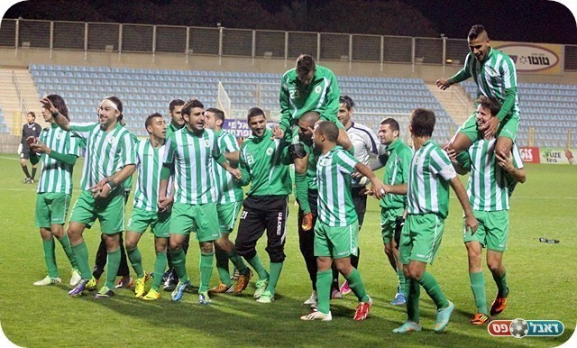 ליגה א', אפיזודה חולפת. חוגגים בסיום (צילום: לירו דורף)