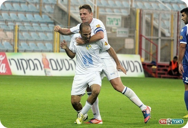 פרץ וקפלן חוגגים (צילום: לירן דורף)