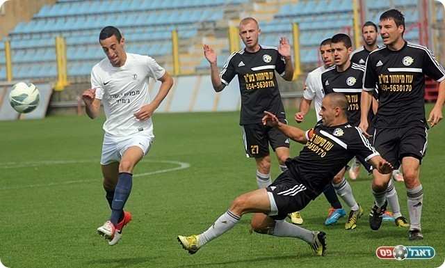 תמונה מייצגת, כל הגנת צור שלום בולמת את בוארון.