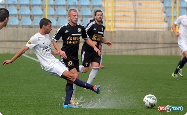 גיא כהן ודרויאנוב נאבקים גם בשלולית(לירן דורף)