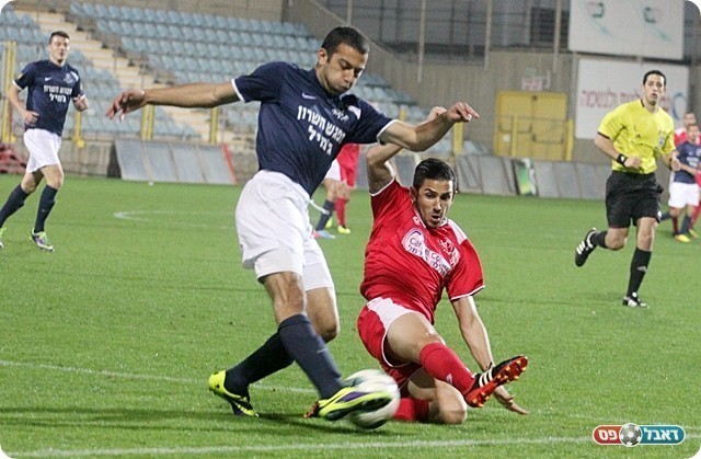 נאסראלדין מתקל את שוורצבוים