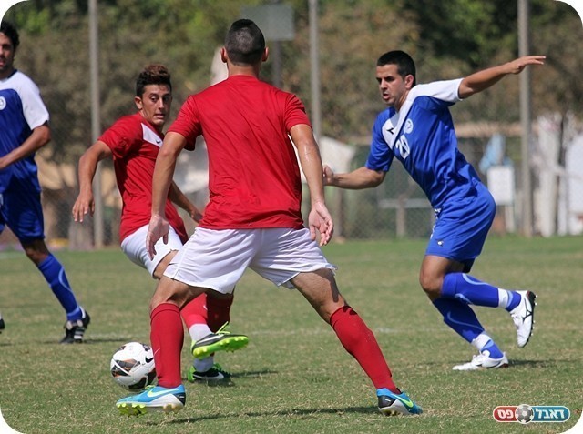 חוזר לפעילות. מלכה מול אטון (צילום: לירן דורף)