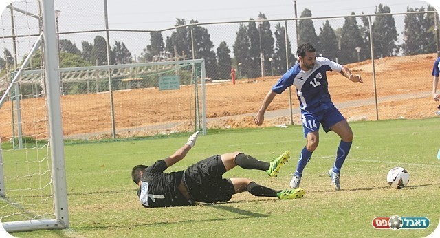 נבדל ברור. ביטון כובש (צילום: לירן דורף)