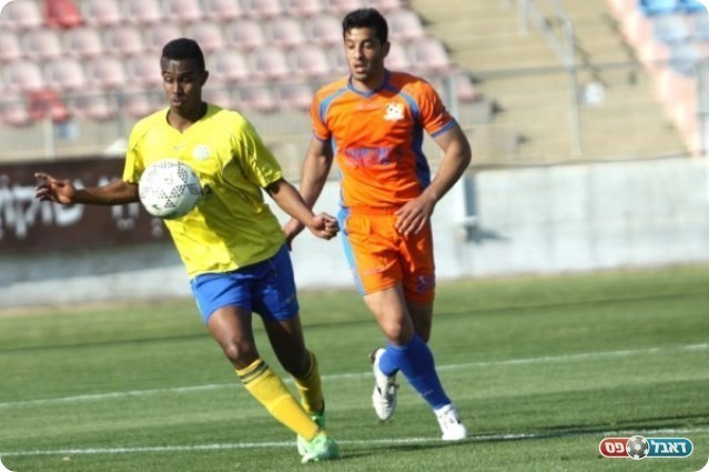 ניצחון שני רצוף לב"ש. יצחק (צילום: שי מוגילבסקי)