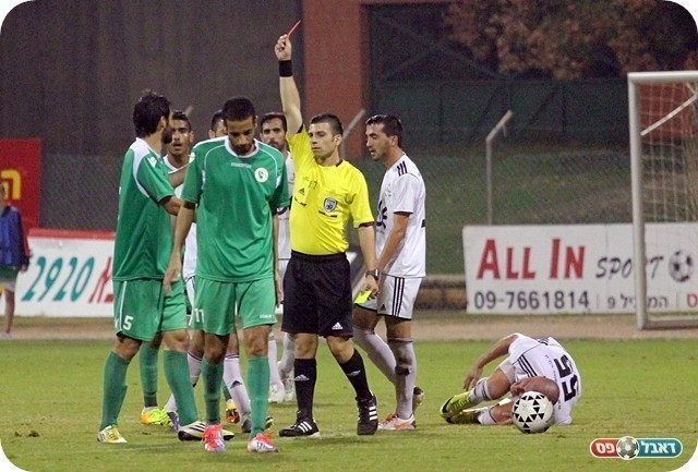 החלטה נכונה. האדום לסיימון (צילום: לירן דורף)