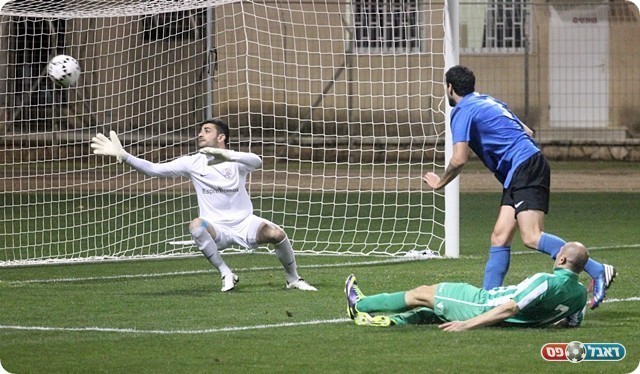 הזדמנות גדולה, ניסים מחמיץ מול דוד (צילום: לירן דורף)