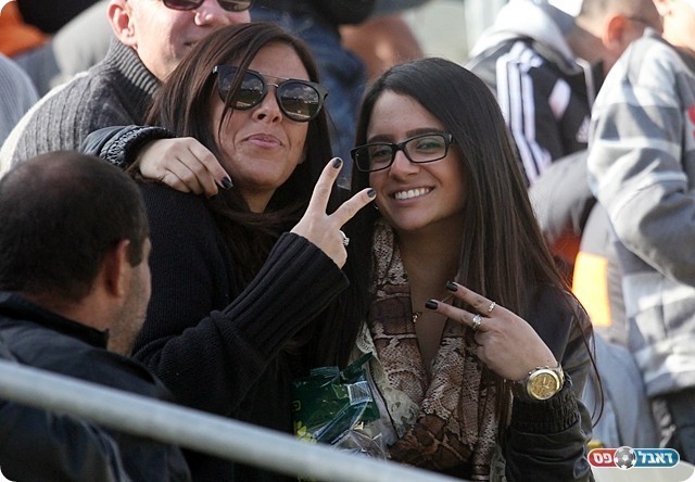 אוהדות הוד השרון. בסיום חיוכים כבר לא היו