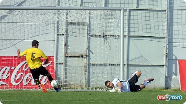 הגול הראשון, מנקר הודף על בונקר