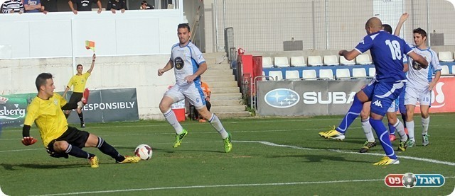 וכובש, הדגל של הקוון באוויר על יד שלא הייתה (לירן דורף)