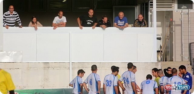 הטריק הקבוע, אנשי המרפסת בפעולה (לירן דורף)