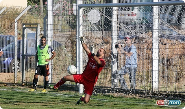 שרון הודף את הפנדל (לירן דורף)
