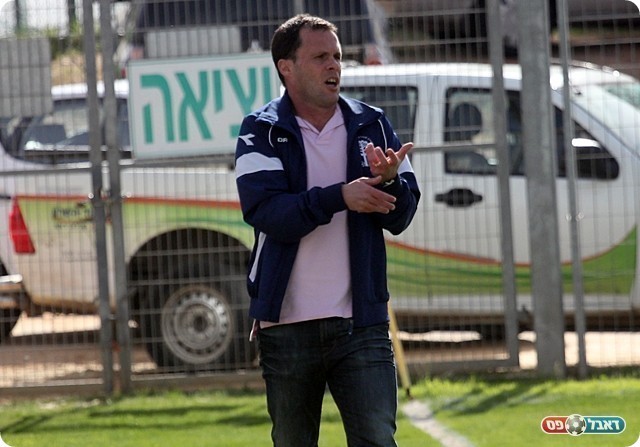 שוהם, יכל לחכות עם החילוף עד המחצית