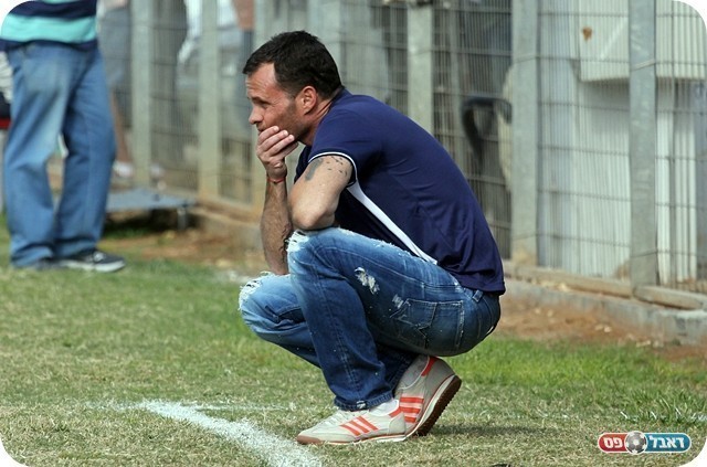 עימות עם השופט לקראת הסיום. שוהם (צילום: לירן דורף) 