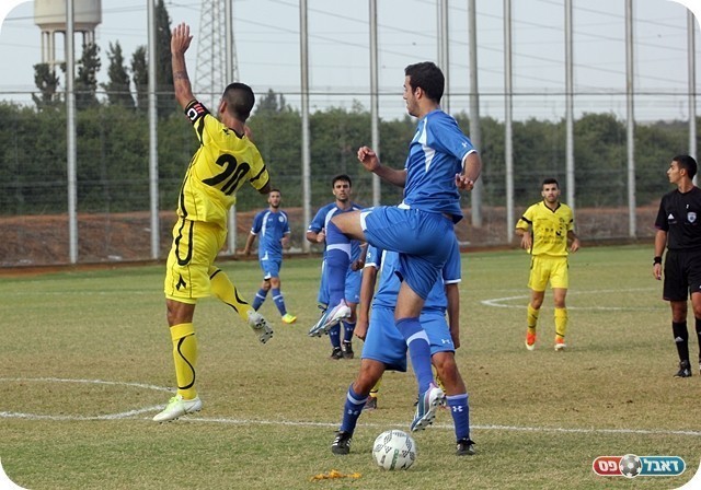 ר"ג ניסתה להשוות. הלפרין מול צרפתי (צילום: לירן דורף) 