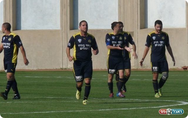 לא הותיר לקונפינו סיכוי. חוגגים את השוויון (אלי שמואלי)