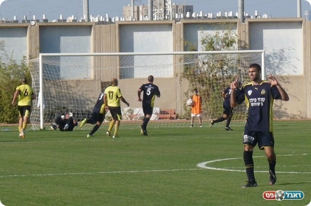 לא התרגש. כוכבי כובש (אלי שמואלי)