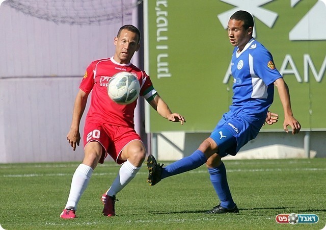 גבאי מנסה לעצור את בוקסה (לירן דורף)