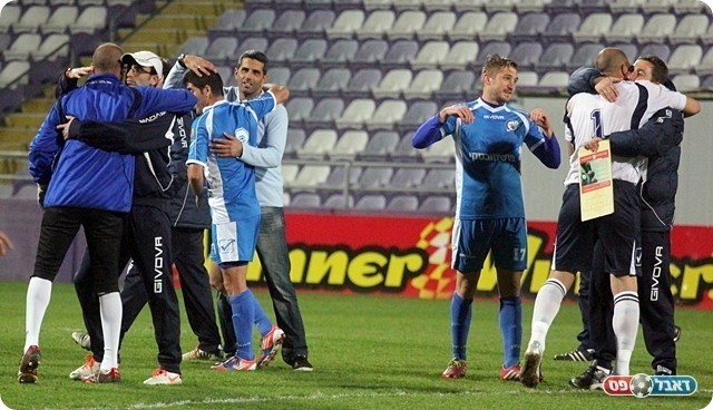 מימר והשחקנים חוגגים נצחון חשוב(לירן דורף)