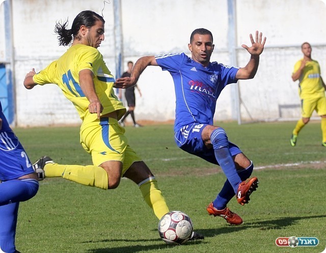 ההזדמנות הממשית הראשונה. עיוון מול יוסף יונס (צילום: לירן דורף)