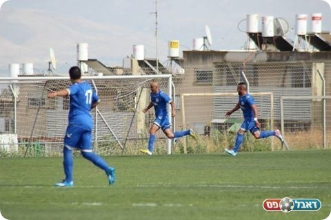 נסרלאדין חוגג את השער בטבריה (עודד חסין)