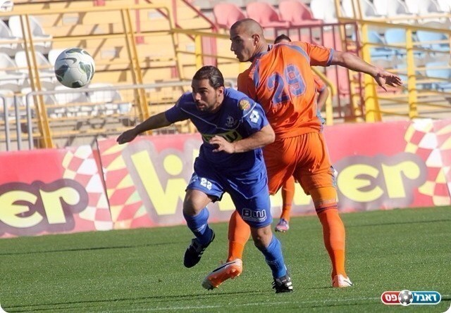 אסולין בכחול (צילום לירן דורף)