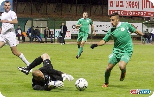 ביחסים טובים איתו, שוער הרצליה עידו לוי (צילום: לירן דורף)