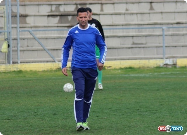 חוזר לחדרה. מאמן גלבוע, אייל עמר (עודד חסין)