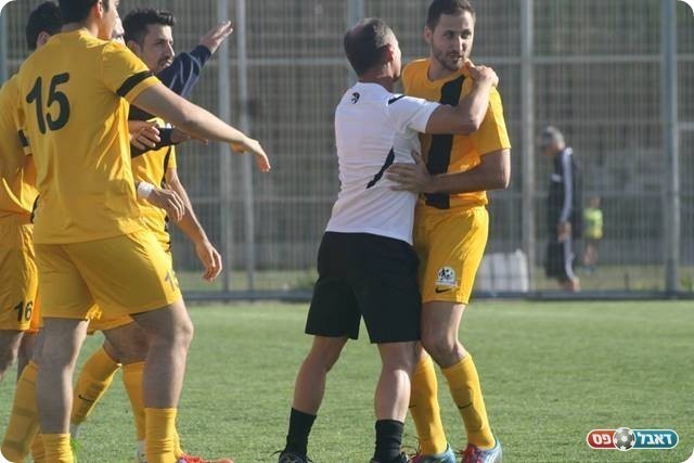 מתנה למאמן. הפוטה חוגג (מיכאל פישנזון)