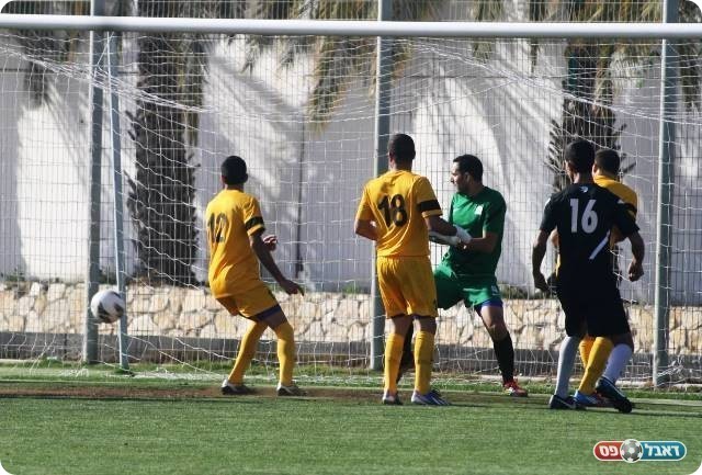 נהריה הפקירה את ההגנה. הרביעי ברשת (מיכאל פישנזון)