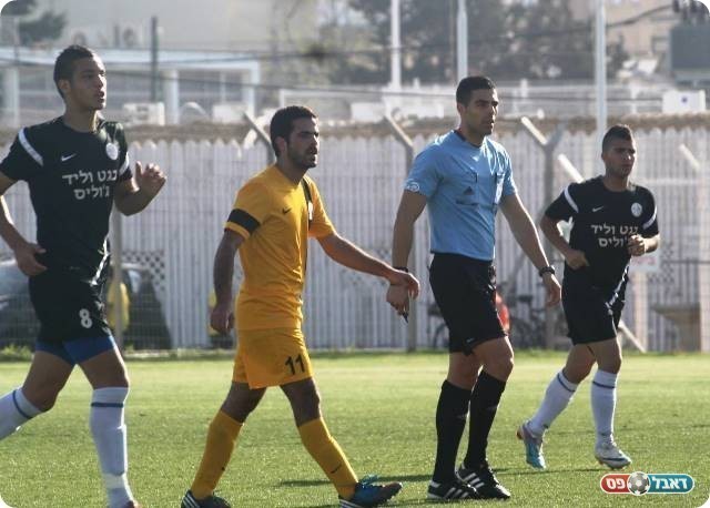 "החזיר" לג'וליס. ארבלי (מיכאל פישנזון)