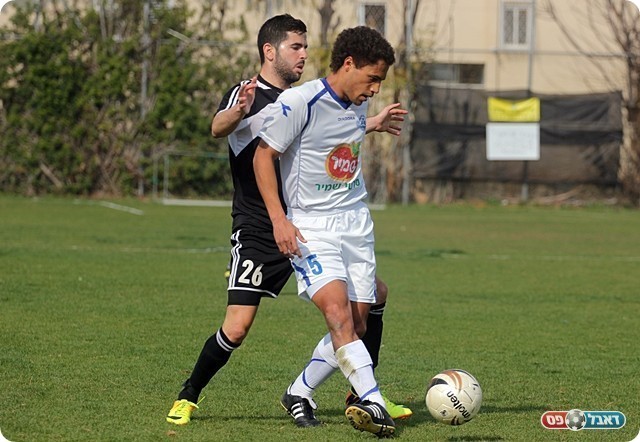 קין, אי של יציבות במרכז ההגנה של יפו (לירן דורף)