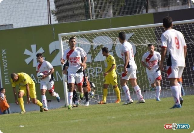 הצליחו רק לצמק. חוגגים את השער של סרסור הצעיר (ולדי מויסייב)