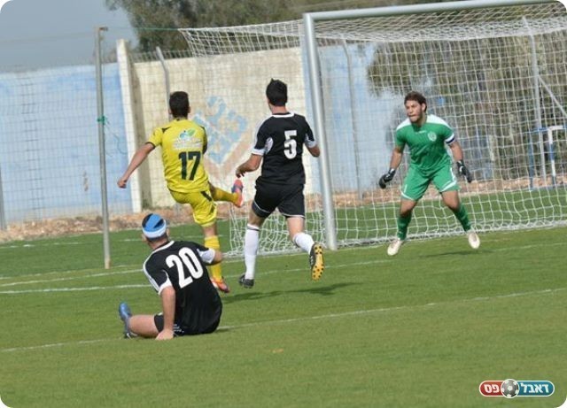 קריית גת המשיכה לתקוף. אדלשטיין מאיים על השער (צילום: ולדי מויסייב)