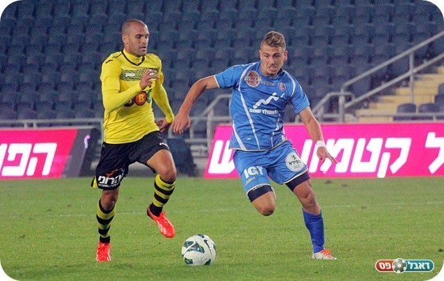 ניהול משחק נכון. שטיין בורח מסופר (צילום: לירן דורף)