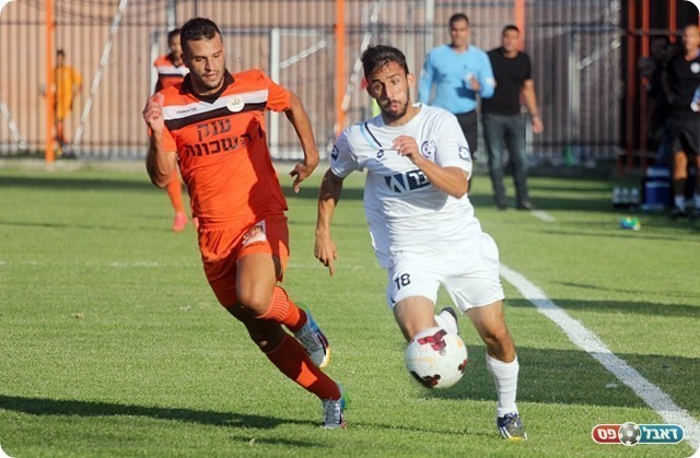 אדלשטיין מנסה לברוח ממשען (לירן דורף)