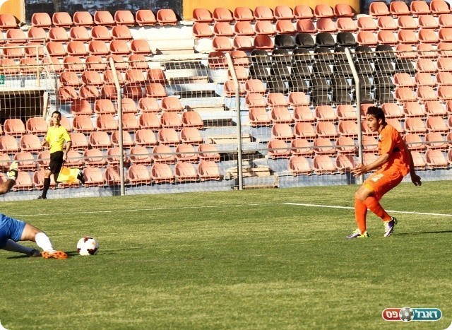 חור בהגנה. לוי מחטיא (צילום: קובי רוזן)