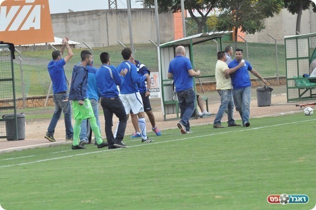 הספסל של יפו צוהל (צילום: מוחמד חאדר אניס)