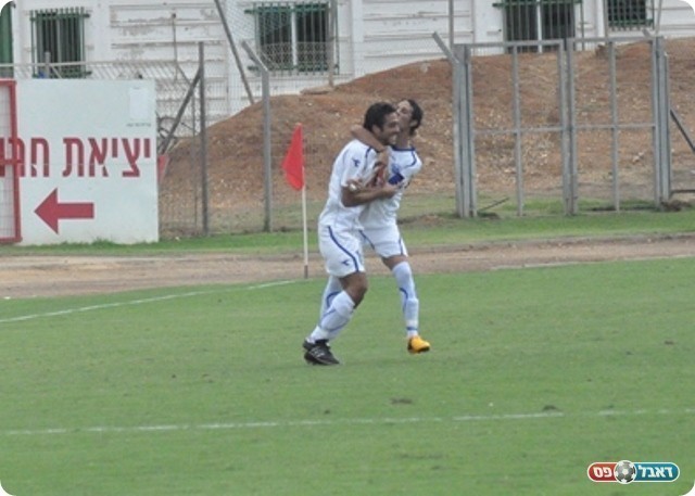 וגם המבשל מקבל כבוד. צמח ומרציאנו (צילום: מוחמד חאדר אניס)