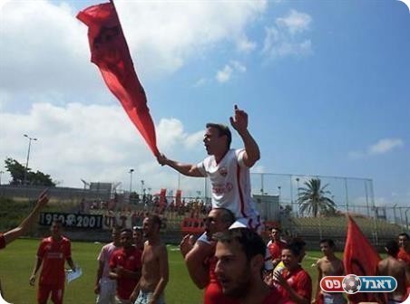 על כתפי האוהדים גם בסוף העונה? כפיר לייבוביץ'