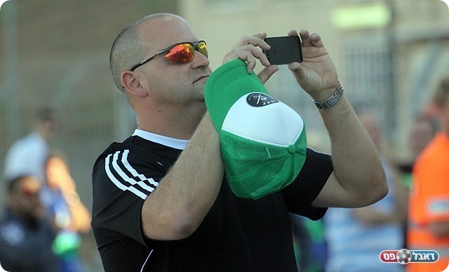 הבעלים סתיו שחם מתעד כל רגע (לירן דורף)