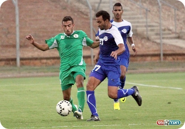 המשחק תפס נמנום. בן שושן שומר על פור (צילום: לירן דורף)