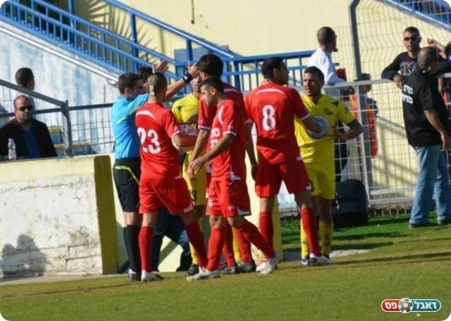 האירוע המשמעותי הראשון. סרסור עצבני (צילום: ולדי מויסייב)