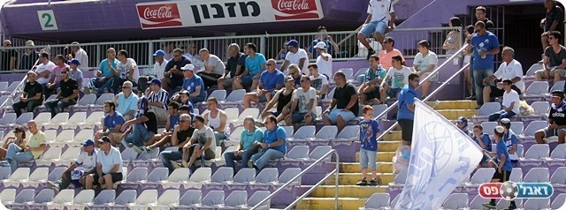 אוהדי שעריים במשחק מול כפר קאסם, לאן כולם נעלמו? (לירן דורף)