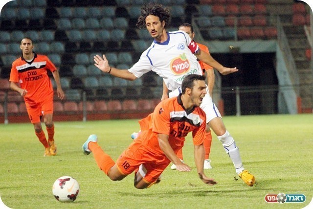 מבקש עוד קצת שקט. צמח (בלבן. צילום: לירן דורף)