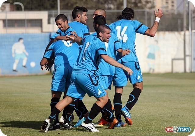 אך לא מונע מהאורחים לחגוג (צילום: לירן דורף)