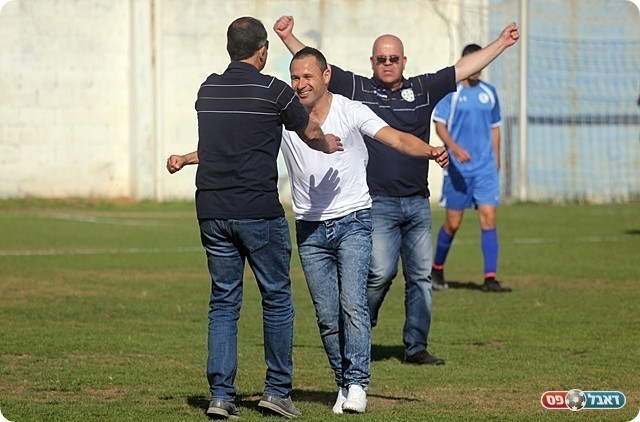 כבודי חוגג עם ברשן ובוכניק עלייה לגמר ליגה ב' (לירן דורף)