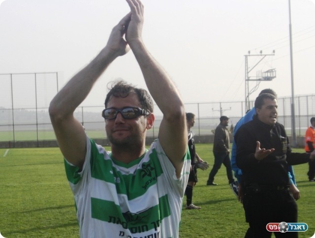 הגיש תלונה. לוי (אחמד עזאיזה)