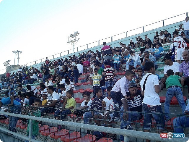 קהל של קונצרטים. אוהדי לוד (צילום: אייל אורן)