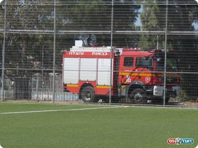 הגיעו הישר מהעבודה. הכבאית (צילום: אלי שמואלי)